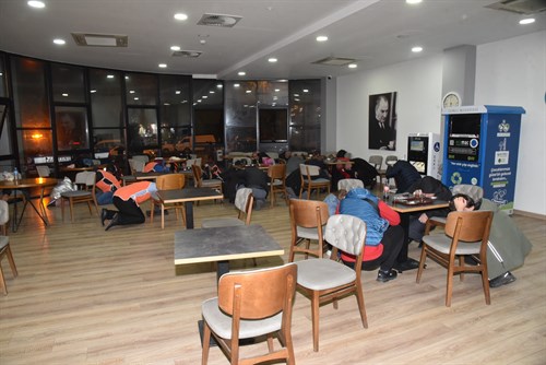 İlçemizde Deprem Anı, Çök-Kapan-Tutun Tatbikatı Yapıldı.