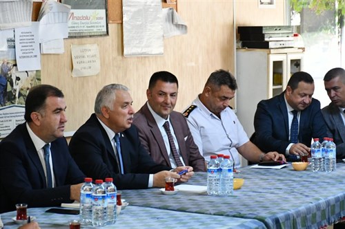 İlimiz Valisi Aziz YILDIRIM Tarafından İlçemizde Mahalli Halk Toplantısı Yapılarak Bir Dizi Ziyaretlerde Bulunuldu